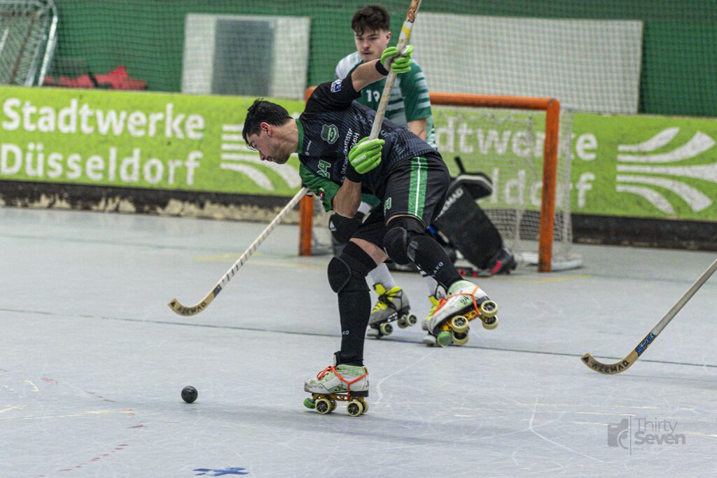 Knapper Auswärtssieg in Düsseldorf – Herren setzen sich mit 2:1 durch