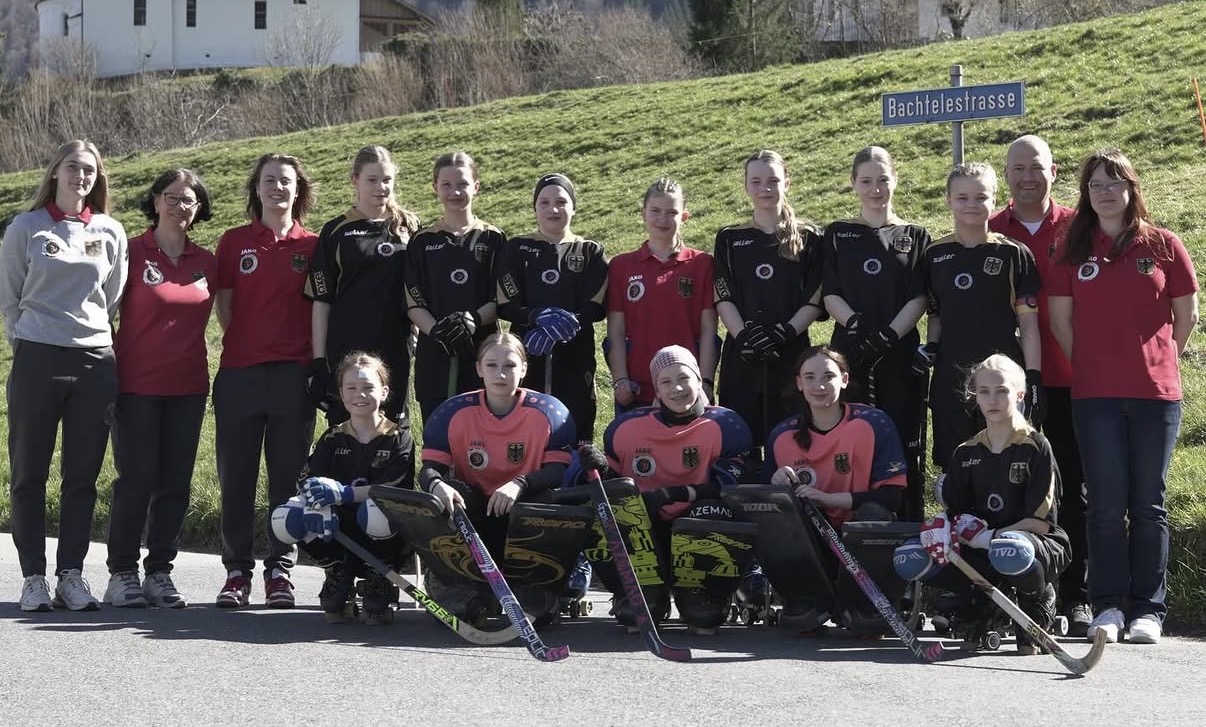 Platz 4 für Ella Michler und die U15 Damen in der Schweiz